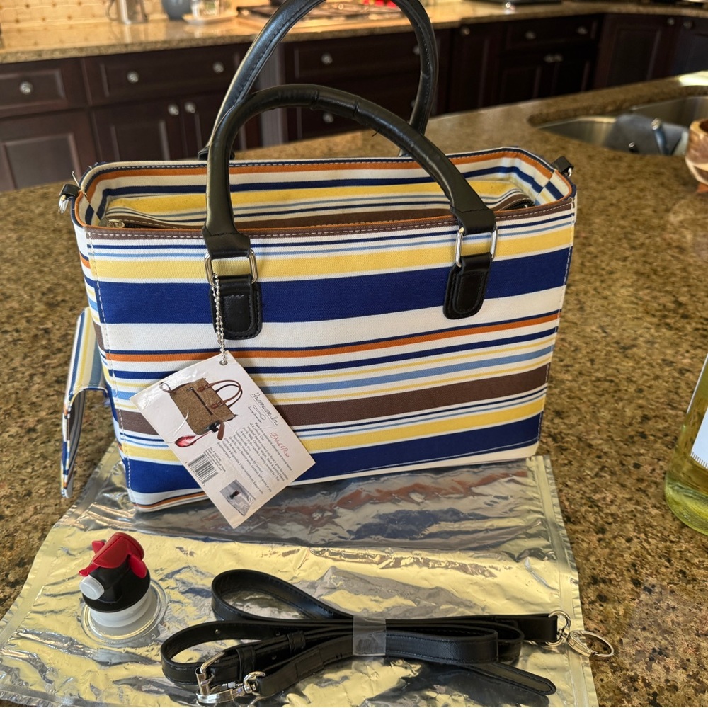 Wine carrier Insulated satchel  NWT